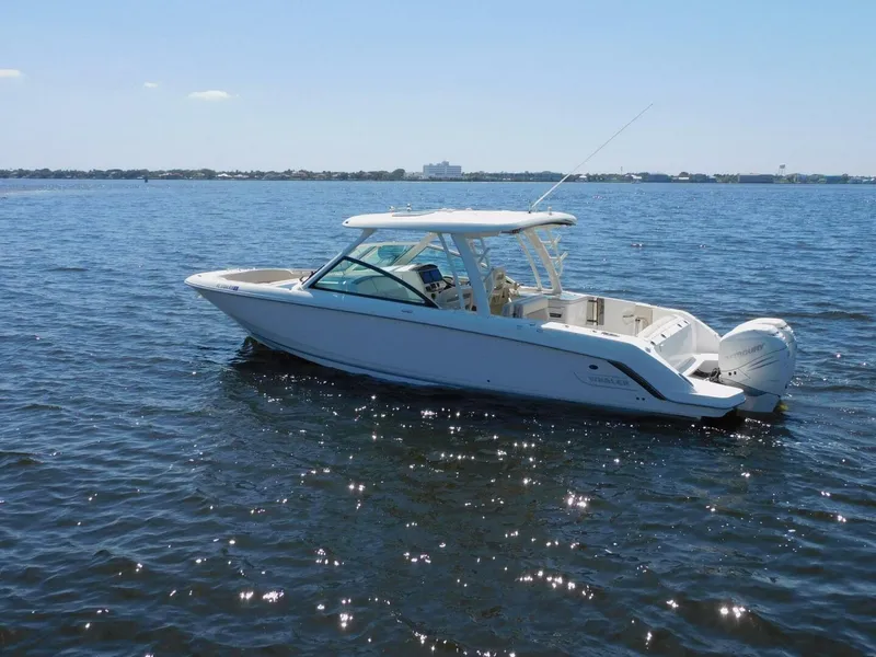 Slide: The Image of Boston Whaler 320 Vantage 2016 - 5916705