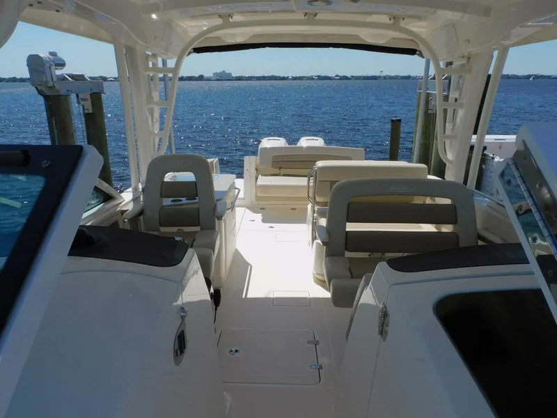 Slide: The Image of Boston Whaler 320 Vantage 2016 - 5916686