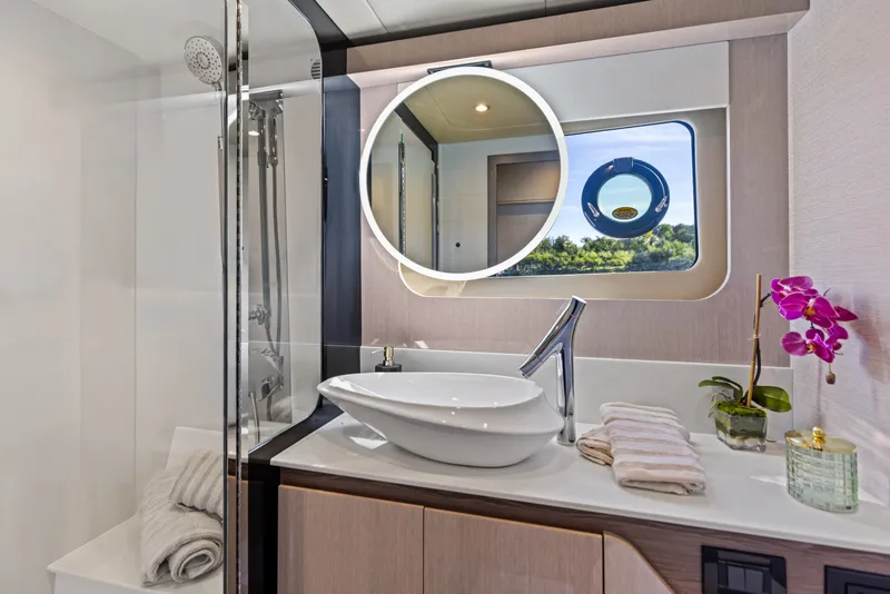 Slide: The Image of Cruisers Yachts 50 FLY 2026 - 5917097