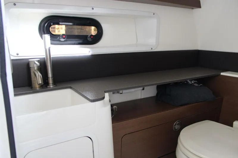 Slide: The Image of Sea Ray 29' - Cabin 2021 Sea Ray SDX 290 Outboard - 5917427