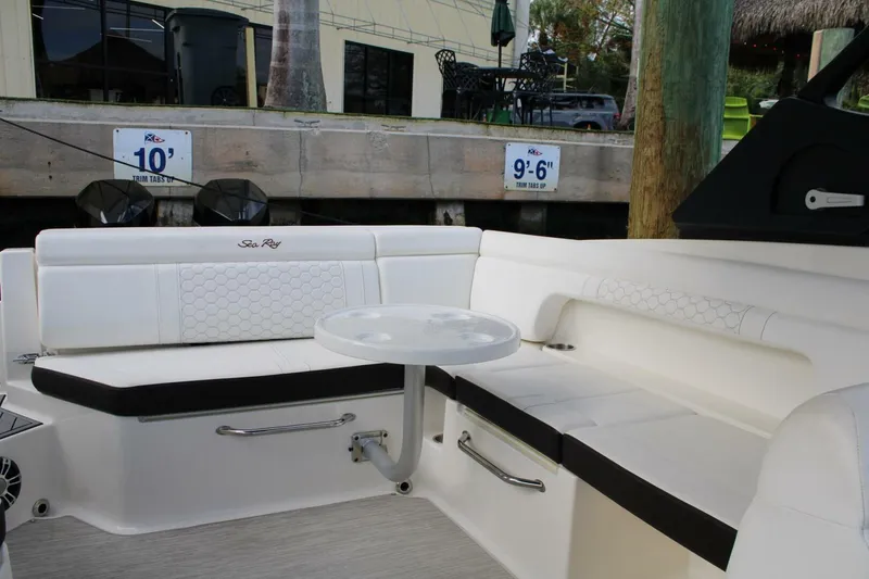 Slide: The Image of Sea Ray 29' - Cockpit 2021 Sea Ray SDX 290 Outboard - 5917428