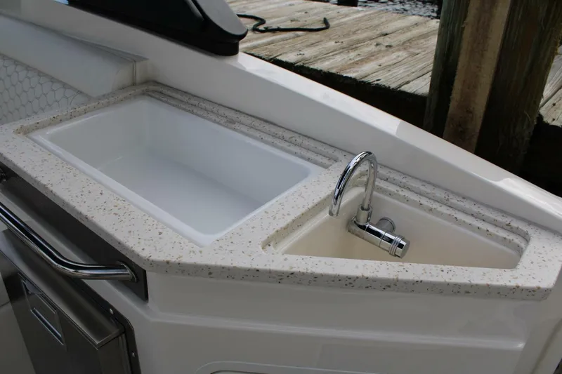 Slide: The Image of Sea Ray 29' - Cockpit 2021 Sea Ray SDX 290 Outboard - 5917431