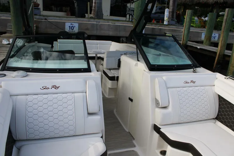 Slide: The Image of Sea Ray 29' - Forward 2021 Sea Ray SDX 290 Outboard - 5917419