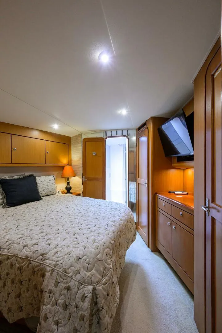 Slide: The Image of Ocean Yachts Super Sport 2001 - 5917559