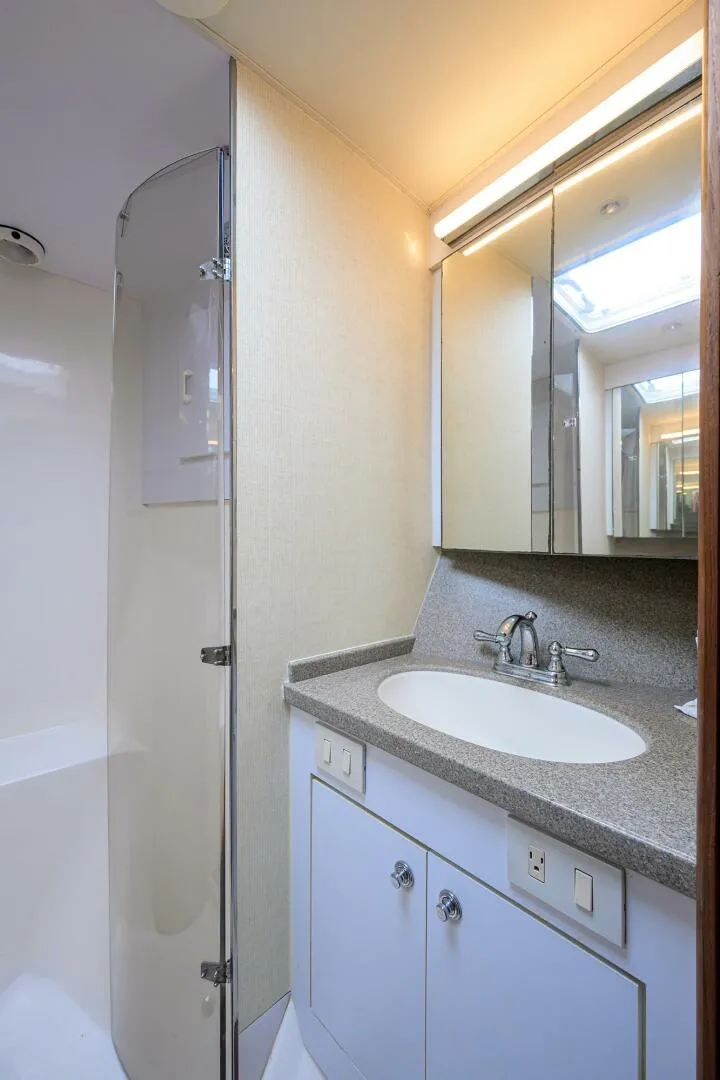 Slide: The Image of Ocean Yachts Super Sport 2001 - 5917566