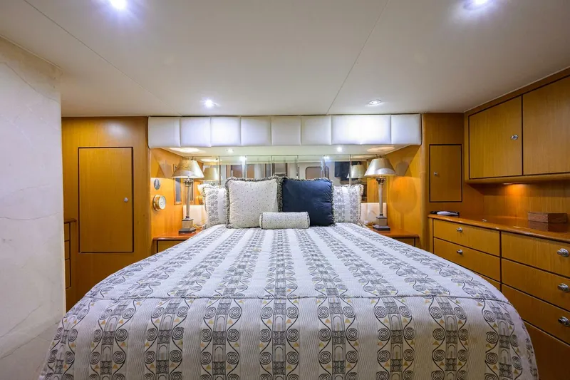 Slide: The Image of Ocean Yachts Super Sport 2001 - 5917585