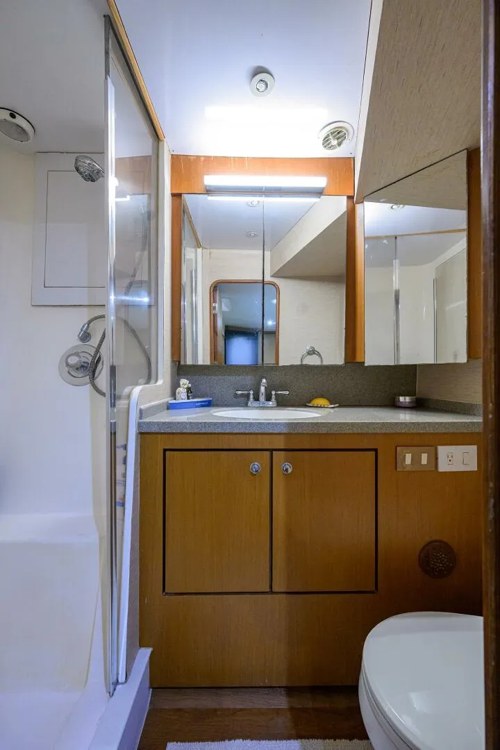 Slide: The Image of Ocean Yachts Super Sport 2001 - 5917591