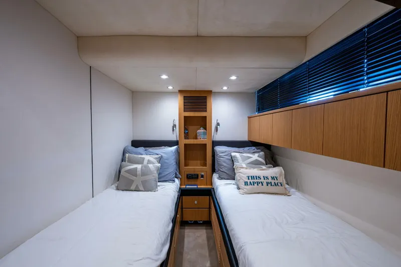 Slide: The Image of Fairline 78 Squadron 2015 - 5917730