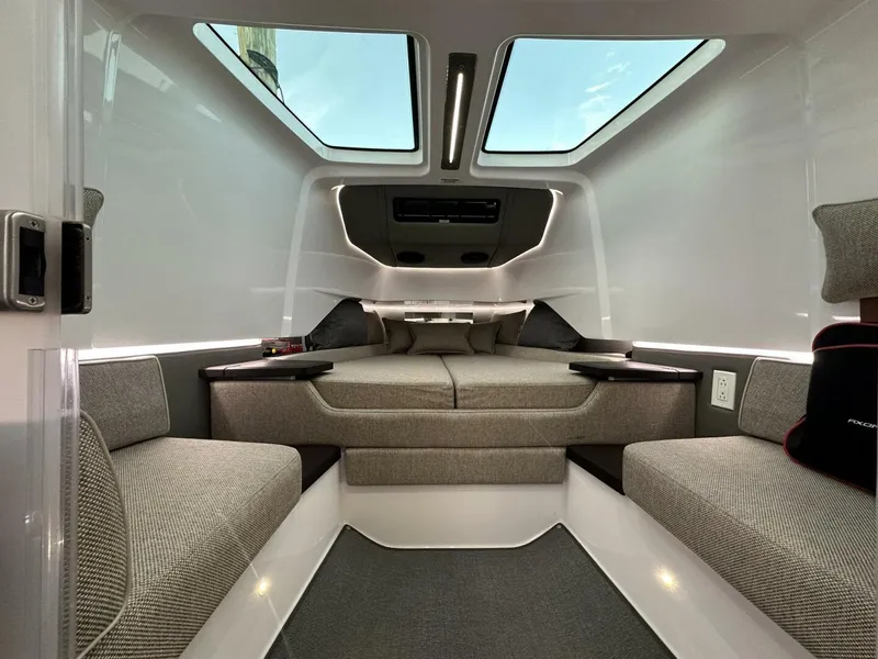 Slide: The Image of Axopar 37 Sun Top 2024 - 5917832