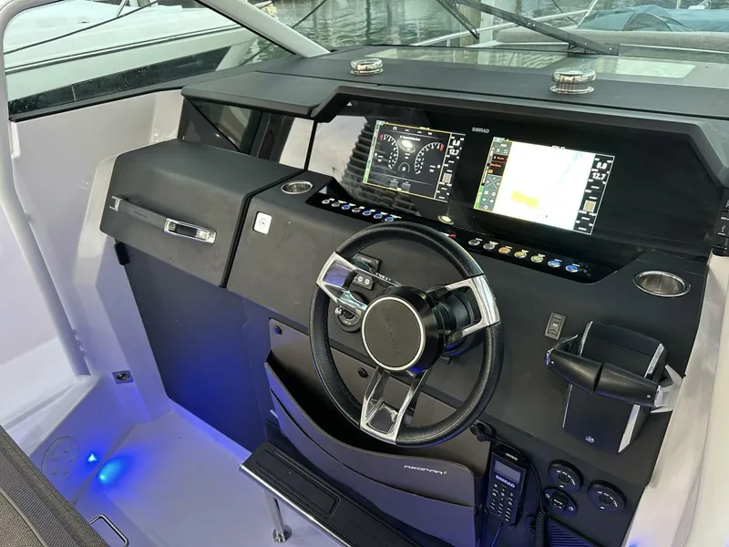 Slide: The Image of Axopar 37 Sun Top 2024 - 5917836