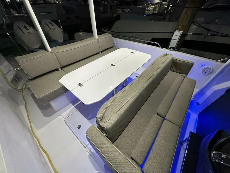 Slide: The Image of Axopar 37 Sun Top 2024 - 5917838