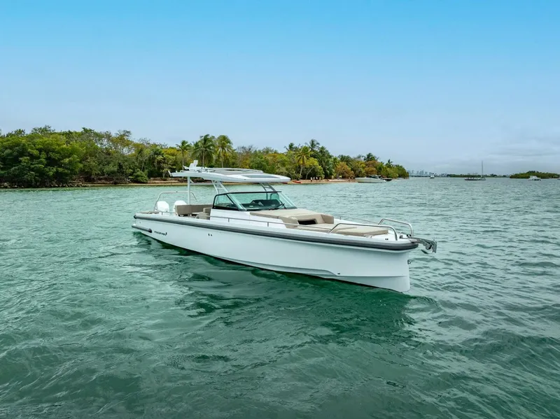 Slide: The Image of Axopar 37 Sun Top 2024 - 5917826