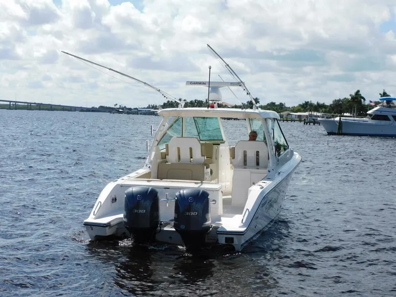 Slide: The Image of Pursuit 325 Dual Console 2016 - 5918187