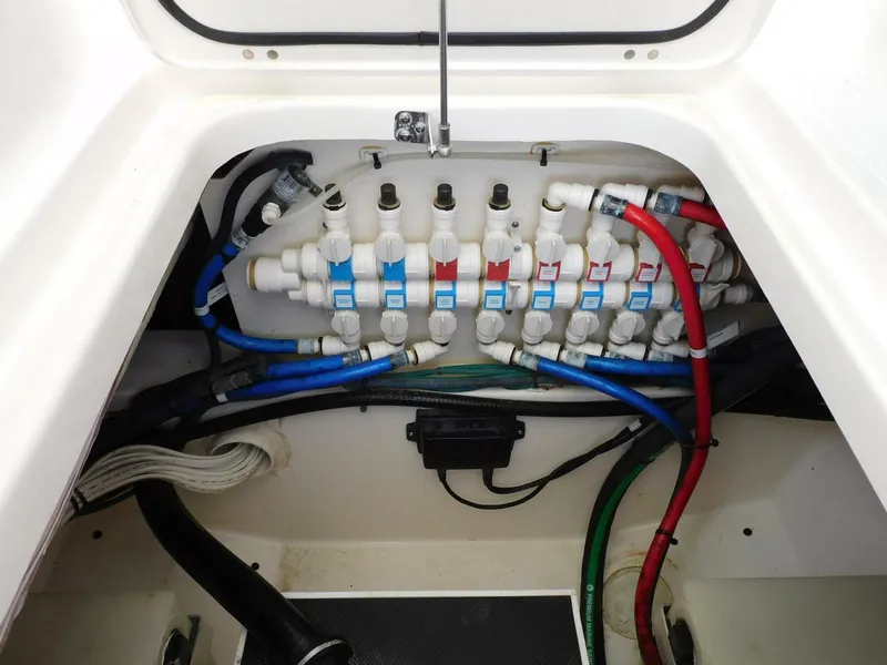 Slide: The Image of Pursuit 325 Dual Console 2016 - 5918208