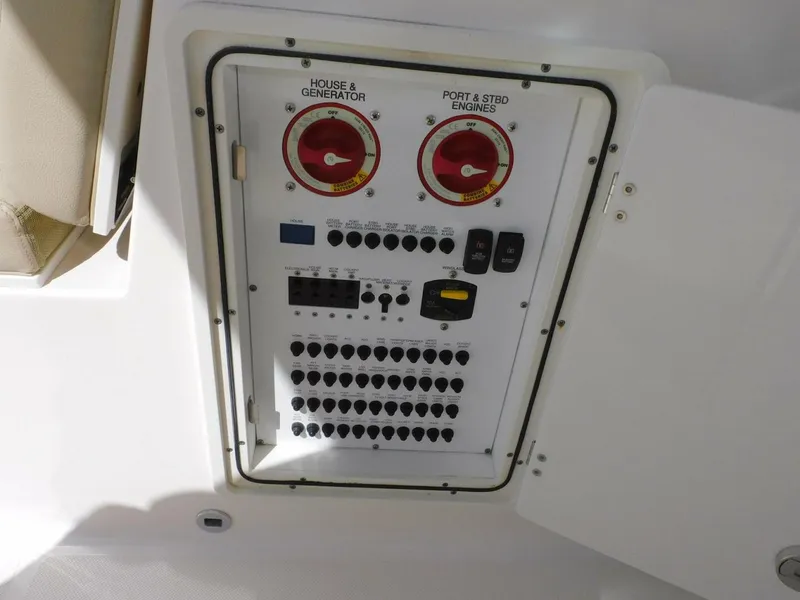 Slide: The Image of Pursuit 325 Dual Console 2016 - 5918210