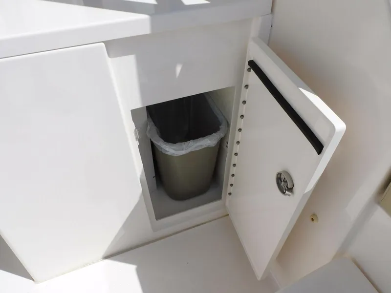 Slide: The Image of Pursuit 325 Dual Console 2016 - 5918212