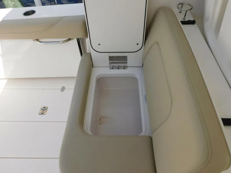 Slide: The Image of Pursuit 325 Dual Console 2016 - 5918214