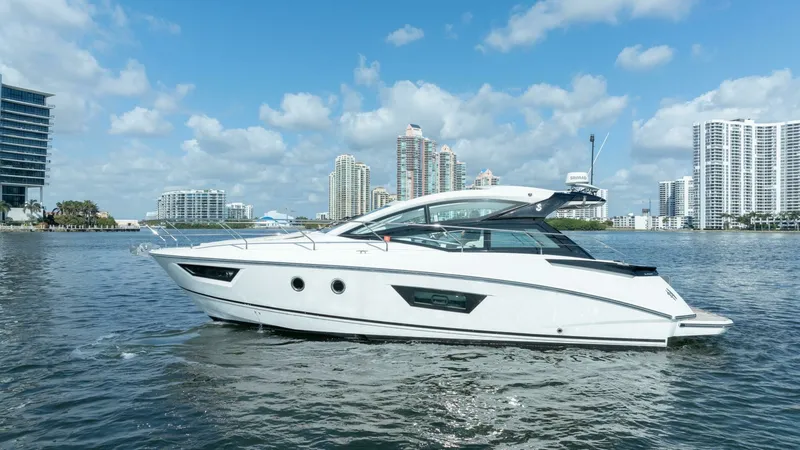 The Image of Beneteau 40 - Tis the Seasun - Exterior Profile 2017 Beneteau 40 Gran Turismo - Tis the Seasun - 7680059