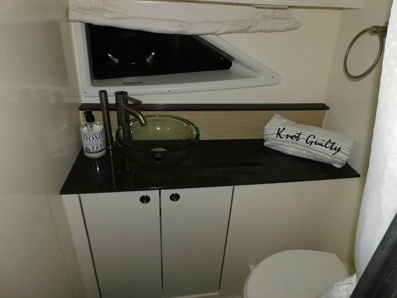 Slide: The Image of Sea Ray Sundancer 320 2018 - 5918437