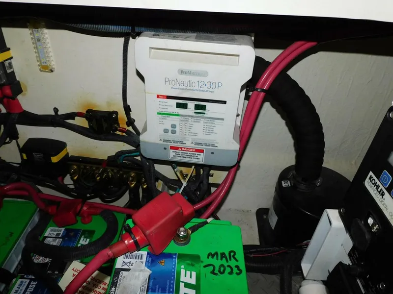 Slide: The Image of Sea Ray Sundancer 320 2018 - 5918468