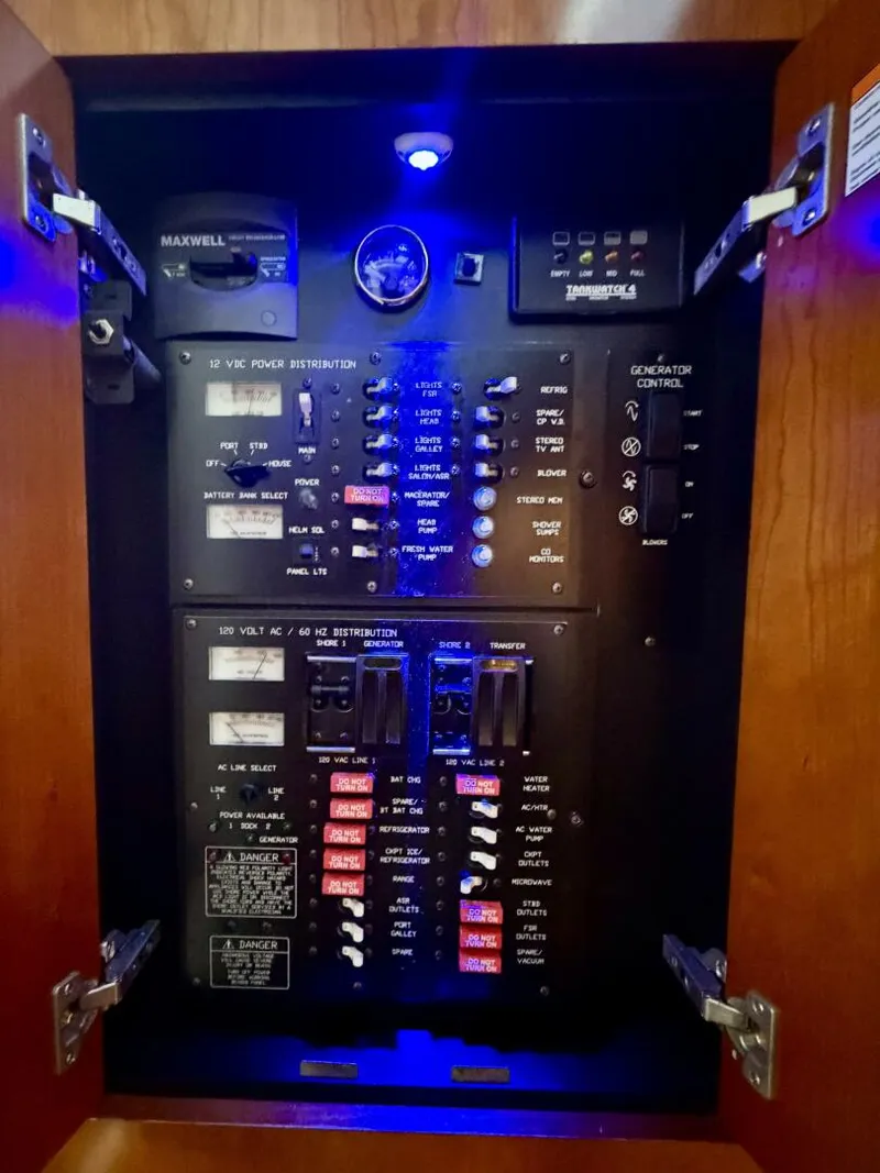 Slide: The Image of Cruisers 370 Express 2007 - 5981936