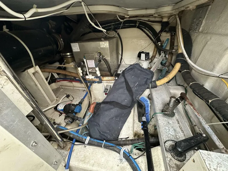 Slide: The Image of 2005 Carver 36 SS - 5919797