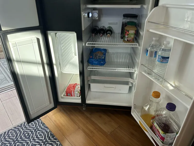 Slide: The Image of 2005 Carver 36 SS - 5919766