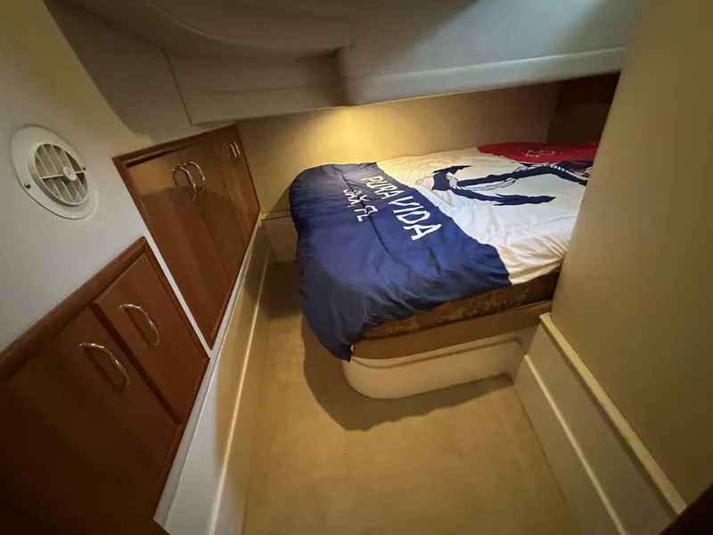 Slide: The Image of 2005 Carver 36 SS - 5919780