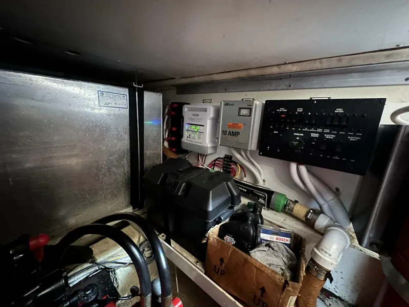 Slide: The Image of 2005 Carver 36 SS - 5919791