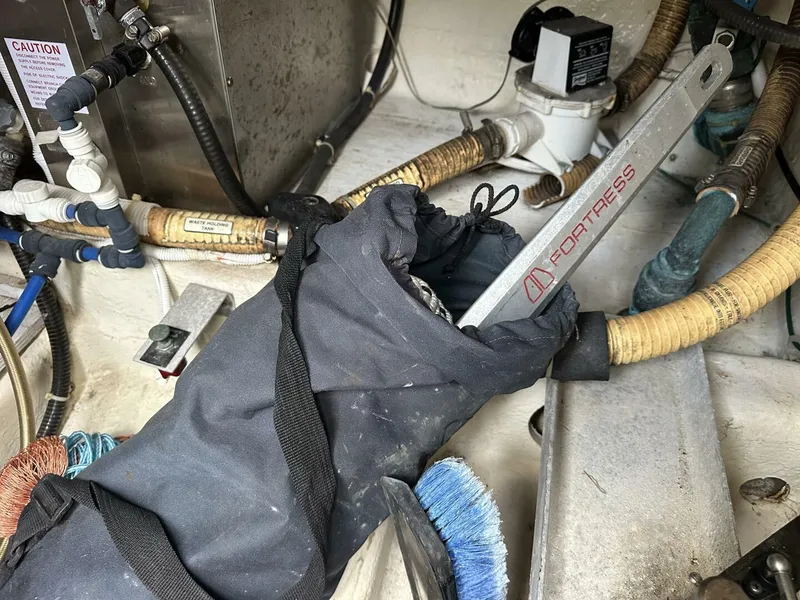 Slide: The Image of 2005 Carver 36 SS - 5919800