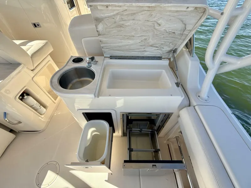 Slide: The Image of Grady-White 307 Freedom 2016 - 5919682