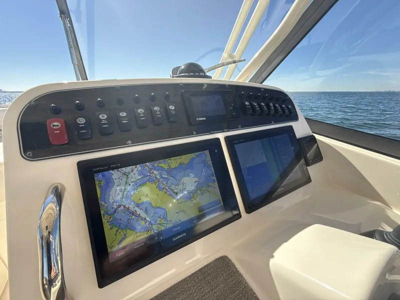 Slide: The Image of Grady-White 307 Freedom 2016 - 5919695