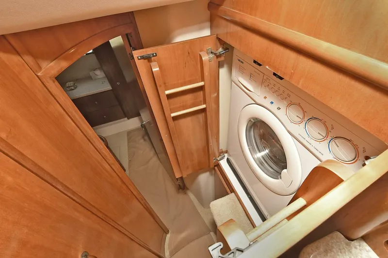 Slide: The Image of Carver Yachts 466 Motor Yacht 2001 - 5919652