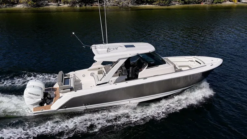 The Image of Tiara 34LS 2023 - 5919805