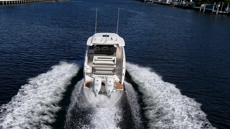 Slide: The Image of Tiara 34LS 2023 - 5919807