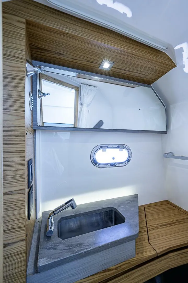 Slide: The Image of Tiara 34LS 2023 - 5919827