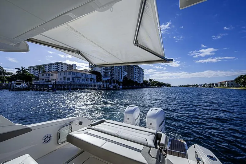 Slide: The Image of Tiara 34LS 2023 - 5919839