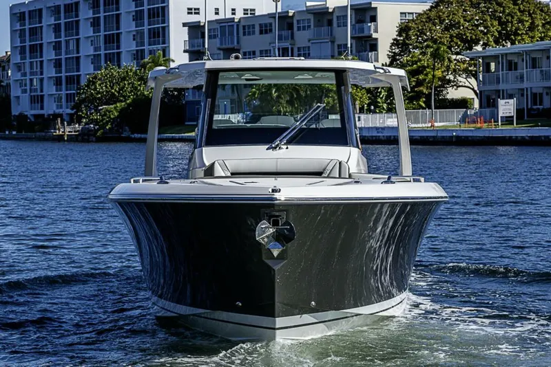 Slide: The Image of Tiara 34LS 2023 - 5919862