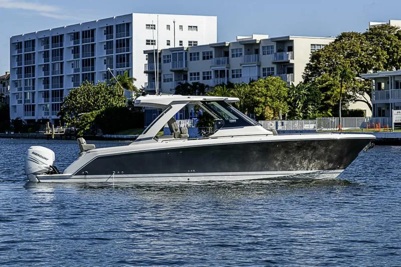 Slide: The Image of Tiara 34LS 2023 - 5919875