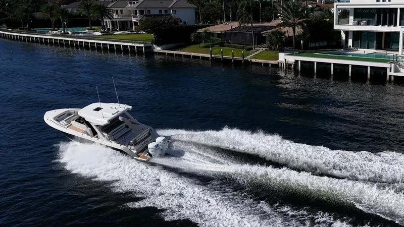 Slide: The Image of Tiara 34LS 2023 - 5919814