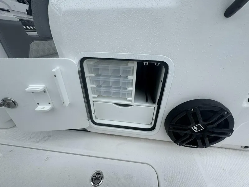 Slide: The Image of Invincible 35 Catamaran 2025 - 5920716