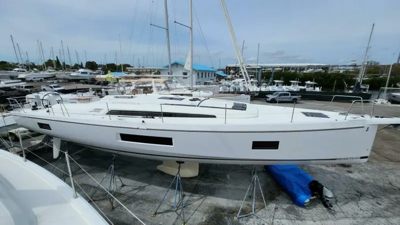 Slide: The Image of 2024 Beneteau Oceanis 51.1 Profile - 5920767