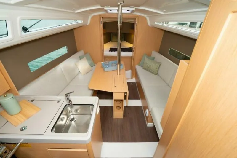 Slide: The Image of Beneteau Oceanis 30.1 Brochure Salon - 5920785