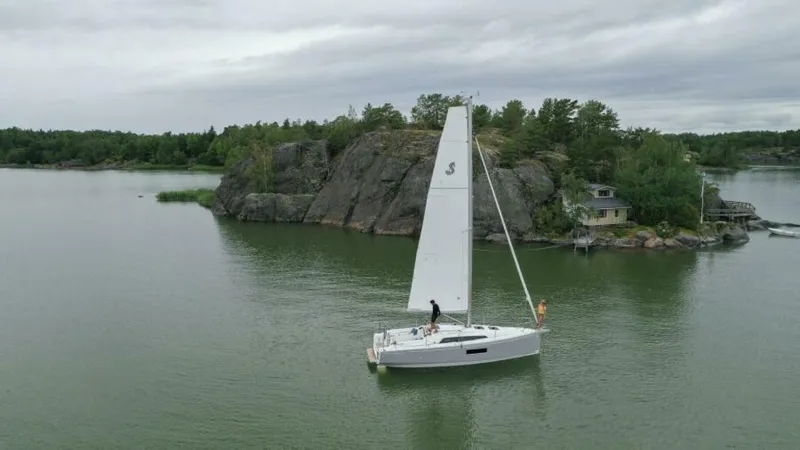 Slide: The Image of Beneteau Oceanis 30.1 Brochure Sailing, Square Top Main - 5920777