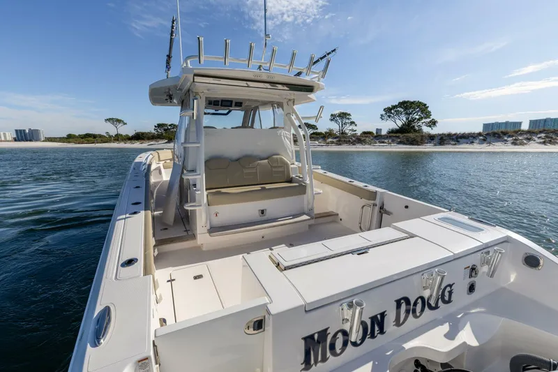 Slide: The Image of 2019 Pursuit S 368 Moon Dogg Cockpit - 5993619