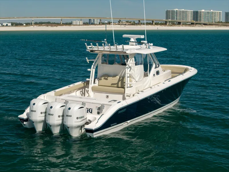 Slide: The Image of 2019 Pursuit S 368 Moon Dogg Stern - 5993640