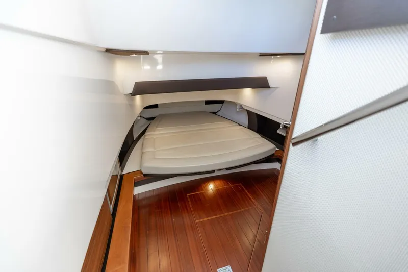 Slide: The Image of 2019 Pursuit S 368 Moon Dogg Stateroom - 5993638