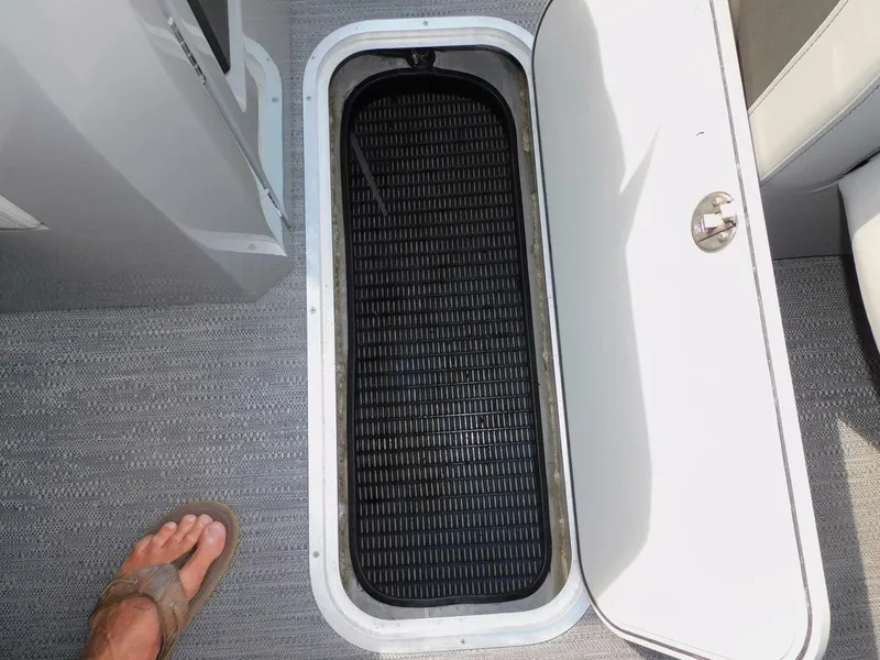 Slide: The Image of Aqua 275 CBE 2023 - 5921039