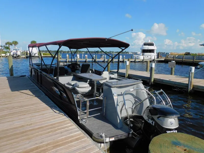 Slide: The Image of Aqua 275 CBE 2023 - 5921051