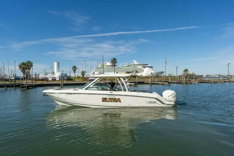 Slide: The Image of 2017 Boston Whaler 320 Vantage Sutra - 5921131